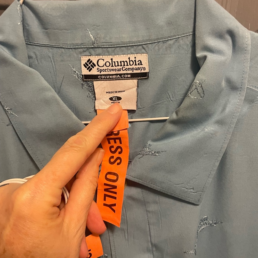 Men's Columbia shirt